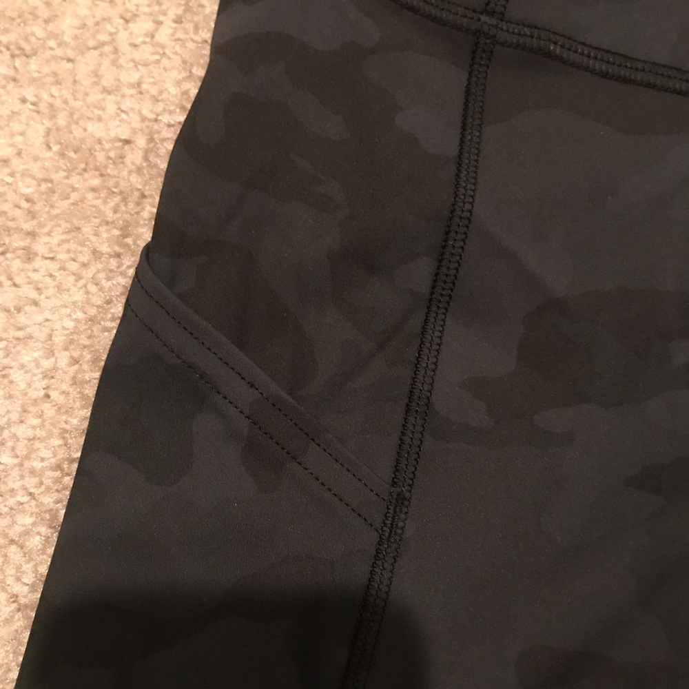🆕 Lululemon Fast & Free Tight 25” Camo Nulux - Picture 4 of 7